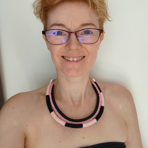 Rose Noir � Háromsoros Twist textildrapéria nyakék (Fekete és Púderrózsaszín) - Meska.hu