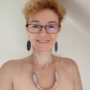 Pastel Harmony � Púderes árnyalatú fonallal bevont íves nyakék ezüst lánccal - Meska.hu