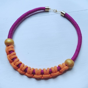 Sunset Energy � Fuchsia és narancs makramés textilnyaklánc festett fagyöngyökkel - ékszer - nyaklánc - statement nyaklánc - Meska.hu