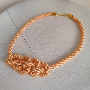 Peach Silk Knot  � Selyemzsinór díszcsomós textilnyakék (Barack) - ékszer - nyaklánc - statement nyaklánc - Meska.hu