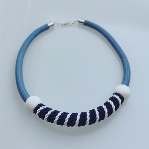 Marine Elegance � Sodrott selyemzsinór textilnyaklánc (kék - fehér) - ékszer - nyaklánc - statement nyaklánc - Meska.hu