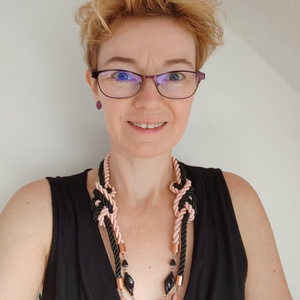Black - Rosegold Fusion � Elöl záródó selyemzsinór nyaklánc gyöngyökkel (fekete - rózsa) - Meska.hu
