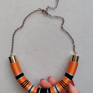 Orange - Black Graphic Arc � Fonaltekercselt íves statement nyaklánc (43 cm + 5 cm) - ékszer - nyaklánc - statement nyaklánc - Meska.hu