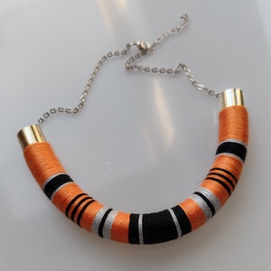 Orange - Black Graphic Arc � Fonaltekercselt íves statement nyaklánc (43 cm + 5 cm) - ékszer - nyaklánc - statement nyaklánc - Meska.hu
