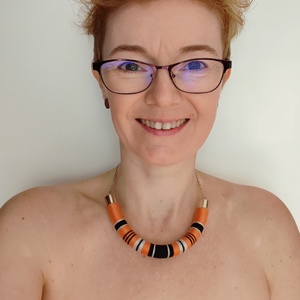 Orange - Black Graphic Arc � Fonaltekercselt íves statement nyaklánc (43 cm + 5 cm) - Meska.hu