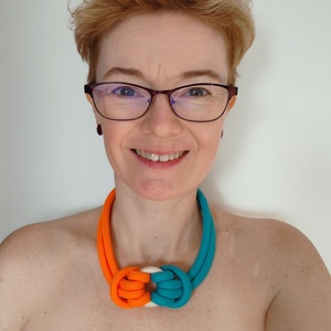 Turquoise - Orange Loop � 2 in 1 formaváltó, kétoldalas matrózcsomós nyaklánc (Pillangó és Virág motívum) - Meska.hu