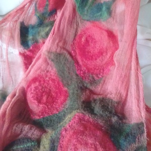 Rózsás géz sál - ruha & divat - sál, sapka, kendő - vállkendő - Meska.hu