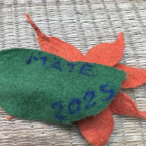 Ballagásra nemez virág - ünnepi díszek, dekorációk - húsvéti díszek és dekorációk - húsvéti asztaldíszek - Meska.hu