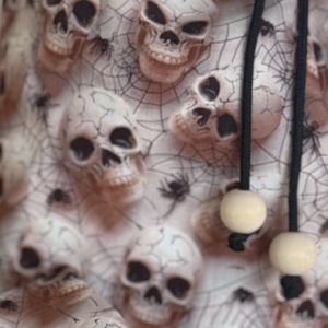 Frissen tartó Kenyeres Zsák - koponya mintás- - otthon & életmód - dekoráció - halloween - halloweeni asztaldísz - Meska.hu