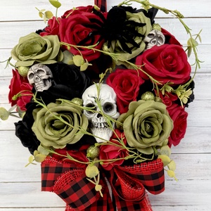 Halloween kopogtató � vörös , zöld és fekete rózsákkal - Meska.hu