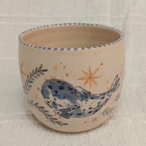 Fókakirálylány-Kerámia bögre, Otthon & Életmód, Konyhafelszerelés, tálalás, Tálalás, Bögre & Csésze, Agyagozás, Idei  téli kollekcióm egy darabja, kézzel formázva és festve. Minden darab egyedi, egyetlen darab k..., MESKA