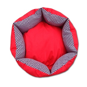 Cica - kutyaágy piros és  fekete- fehér pöttyös anyagból -  - Meska.hu