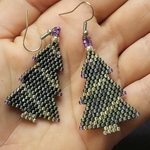 Karácsonyi fenyőfás fülbevaló - ékszer - fülbevaló - lógó fülbevaló - Meska.hu