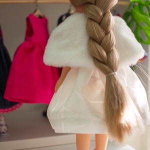 Paola Reina ünneplő ruha szőrme pelerinnel - játék & sport - baba & babaház - babaruha, babakellék - Meska.hu