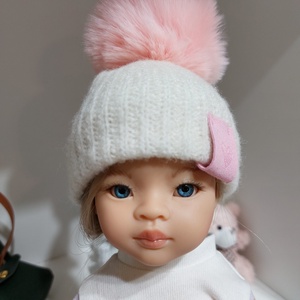 Paola Reina beige kötött sapka babarózsaszín bojttal - Meska.hu