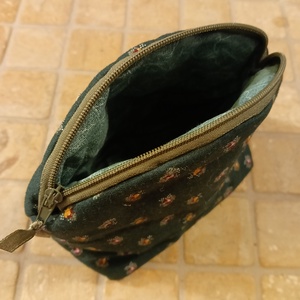 Neszeszer - zöld apró virágmintás - táska & tok - neszesszer - Meska.hu