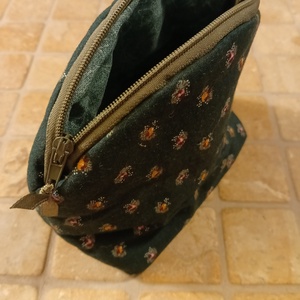 Neszeszer - zöld apró virágmintás - táska & tok - neszesszer - Meska.hu