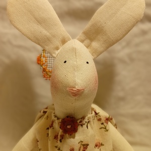 Bori nyuszi - kézzel készült, Waldorf ihletésű textilfigura - játék & sport - plüssállat & játékfigura - más figura - Meska.hu