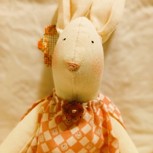 Viola nyuszi - kézzel készült, Waldorf ihletésű textilfigura - játék & sport - plüssállat & játékfigura - más figura - Meska.hu