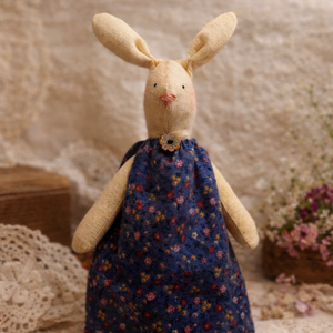 Mazsi nyuszi - kézzel készült, Waldorf ihletésű textilfigura, Játék & Sport, Plüssállat & Játékfigura, Más figura, Varrás, MESKA