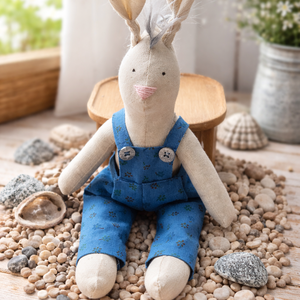 Pitypang nyuszi - kézzel készült, Waldorf ihletésű textilfigura, Játék & Sport, Plüssállat & Játékfigura, Más figura, Varrás, MESKA