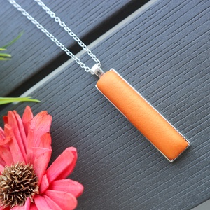 Metál narancs szögletes medálos nyaklánc - ékszer - nyaklánc - medálos nyaklánc - Meska.hu