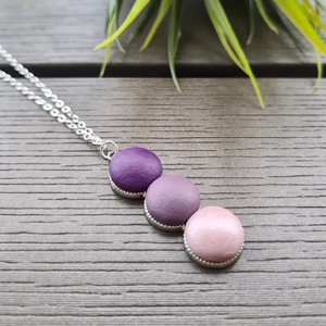 Lila pöttyök textilbőr nyaklánc - ékszer - nyaklánc - medálos nyaklánc - Meska.hu
