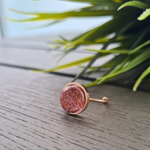Csillogó rózsaszín - rosegold nemesacél textilbőr gyűrű, Ékszer, Gyűrű, Szoliter gyűrű, Ékszerkészítés, Rosegold színű nemesacél ékszeralapot és gyönyörű árnyalatú csillogó rózsaszín textilbőr anyagot ha..., Meska