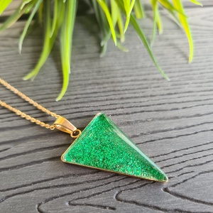 Csillogó zöld - arany nemesacél háromszög medálos nyaklánc, Ékszer, Nyaklánc, Medálos nyaklánc, Ékszerkészítés, MESKA