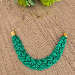 Élénk zöld - arany fonott paracord nyaklánc nemesacél lánccal - Meska.hu