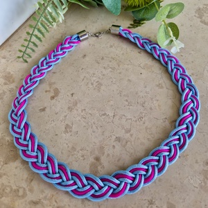 Világoskék - magenta paracord fonott nyaklánc - Meska.hu