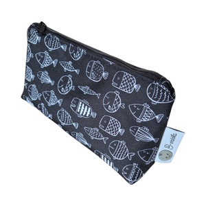 Neszesszer vízálló poliészterből - fekete halak - táska & tok - neszesszer - Meska.hu