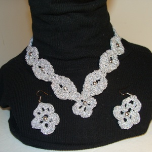 Horgolt ezüst fonalból készült nyaklánc fülbevalóval ( szett), , Horgolás, MESKA