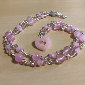 Love S01, Ékszer, Nyaklánc, Medálos nyaklánc, Ékszerkészítés, Gyöngyfűzés, gyöngyhímzés, MESKA