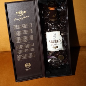 Törött Abuelo üveg díszbozban, Karácsony, Mikulás, Mikulás ajándékok, Üvegművészet, Mindenmás, MESKA