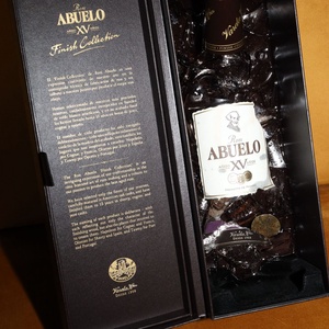 Törött Abuelo üveg díszbozban - karácsony - mikulás - mikulás ajándékok - Meska.hu