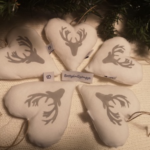 Karácsonyi szarvas fejes szívek - nagy - karácsony - karácsonyi lakásdekoráció - karácsonyi lakásdíszek - Meska.hu