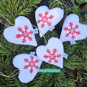 Karácsonyi hópelyhes szívek - nagy - karácsony - karácsonyi lakásdekoráció - karácsonyfadíszek - Meska.hu