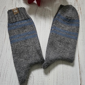 Csíkos kötött zokni  - ruha & divat - cipő & papucs - zokni - Meska.hu