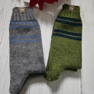 Csíkos kötött zokni  - Meska.hu