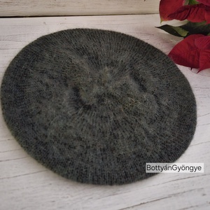 Barett sapka, vagy svájci sapka - ruha & divat - sál, sapka, kendő - sapka - Meska.hu