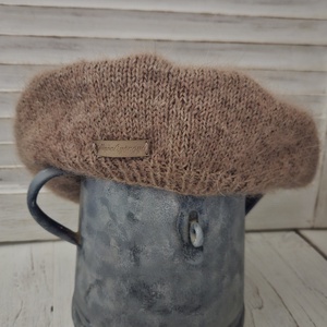 Barett sapka, vagy svájci sapka - ruha & divat - sál, sapka, kendő - sapka - Meska.hu