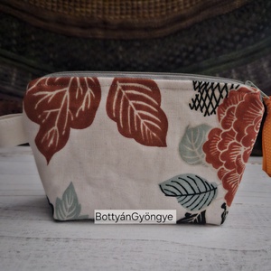 Virágos neszesszer  - Meska.hu