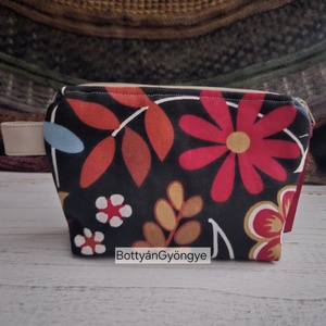 Virágos neszesszer  - Meska.hu