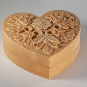 Szív alakú, kőrisfából készült ékszeres doboz - Meska.hu