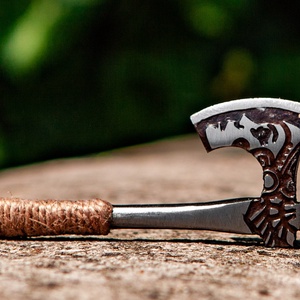 Viking mintázatú, acél mini fejsze - táska & tok - kulcstartó & táskadísz - kulcstartó - Meska.hu