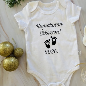 Bababejelentő szett (body, zokni, karácsonyfadísz)  - ruha & divat - babaruha & gyerekruha - body - Meska.hu Bababejelentő szett (body, zokni, karácsonyfadísz)  - ruha & divat - babaruha & gyerekruha - body - Meska.hu