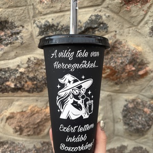 A világ tele van hercegnőkkelEzért lettem inkább boszorkány! - Vicces feliratú pohár (710 ml) - otthon & életmód - konyhafelszerelés, tálalás - tálalás - pohár - Meska.hu