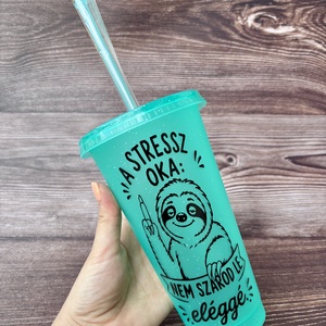 Vicces lajhár mintás 710 ml-es pohár tetővel és szívószállal  - Meska.hu