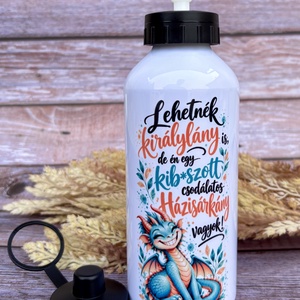 Vicces sárkányos kulacs � Lehetnék királylány is � 600 ml, 2 féle kupakkal - otthon & életmód - konyhafelszerelés, tálalás - italos kellékek - kulacsok - Meska.hu